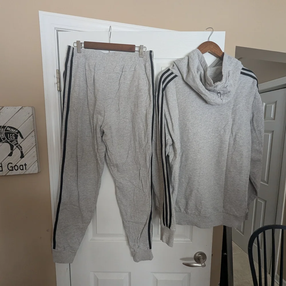 BUNDLE Adidas Light Gray Sweat Set - Picture 5 of 8